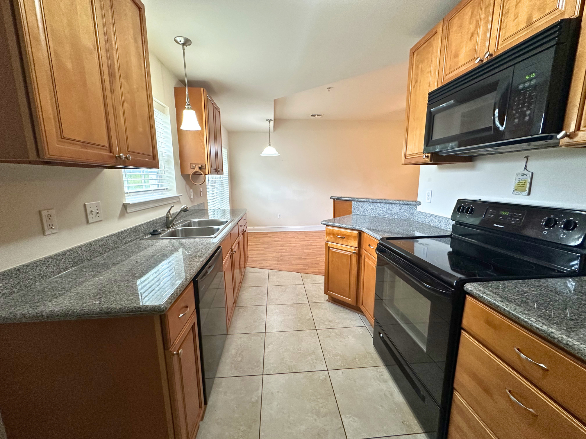 2661 Rue Palafox - 4