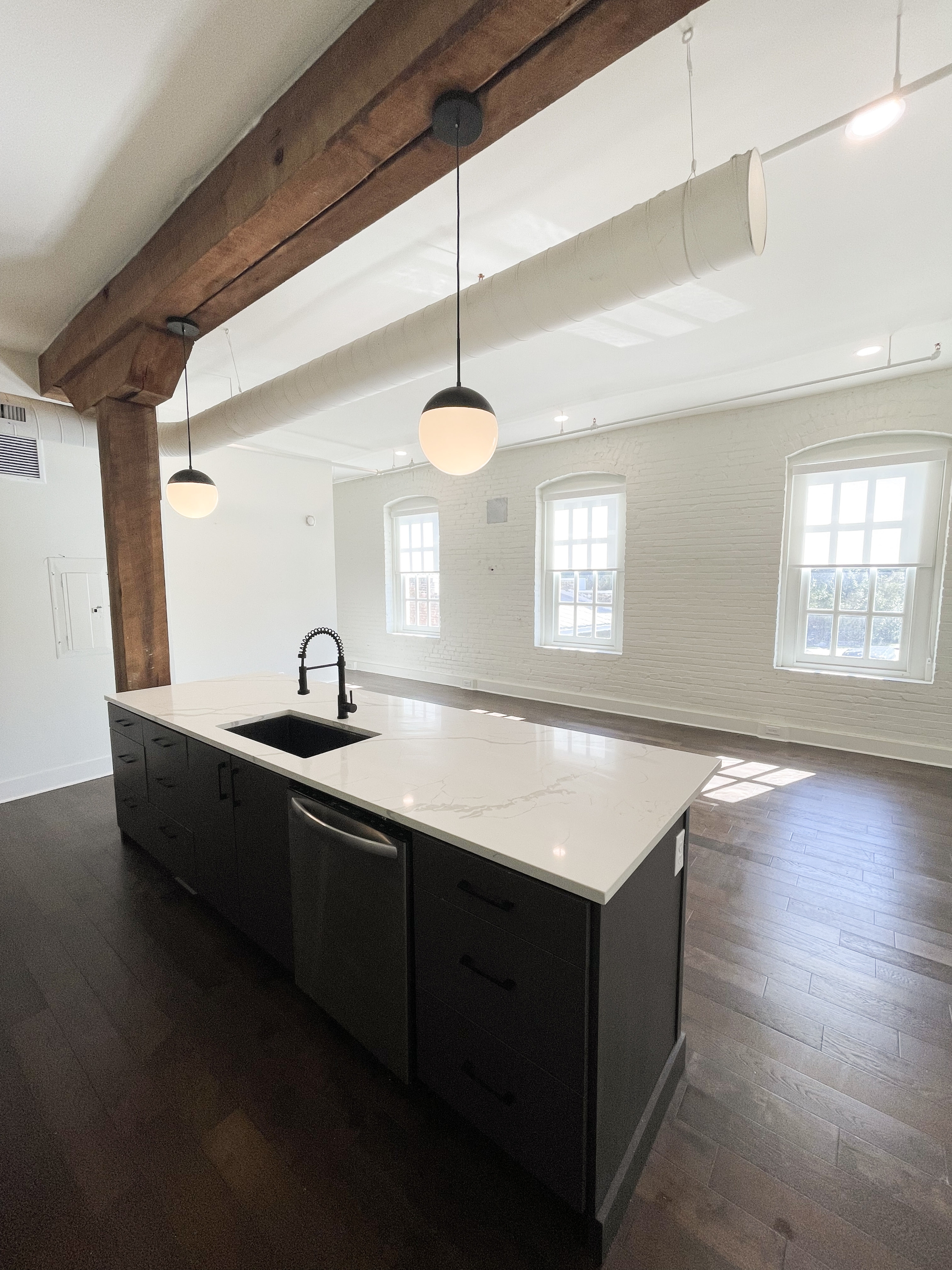 921 Dauphin St #2C